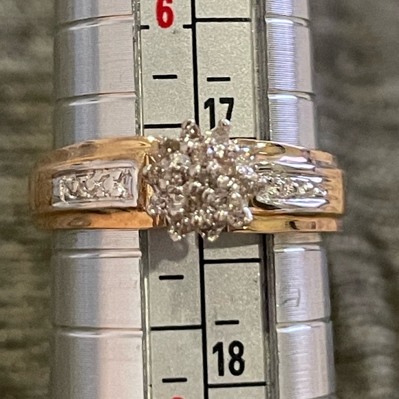 10K Engagement Ring - Picture 4 of 5